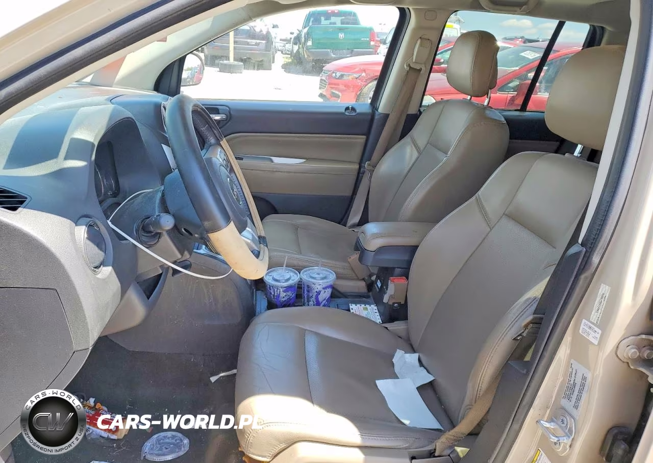 2016 Jeep Compass Latitude VIN:1C4NJCEA9GD785059 - 7