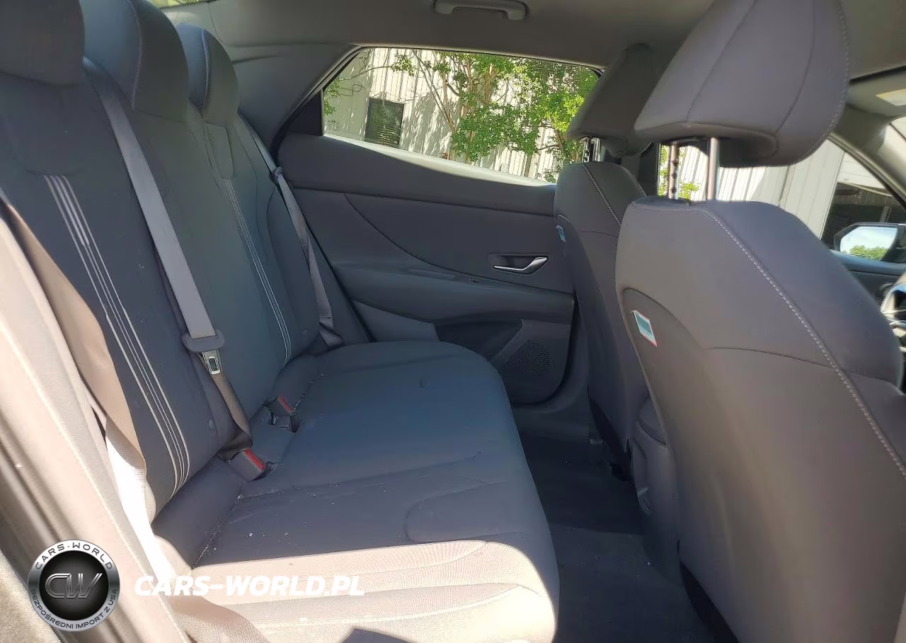 2025 Hyundai Elantra Sel Sport VIN:KMHLM4DG4SU949395 - 10