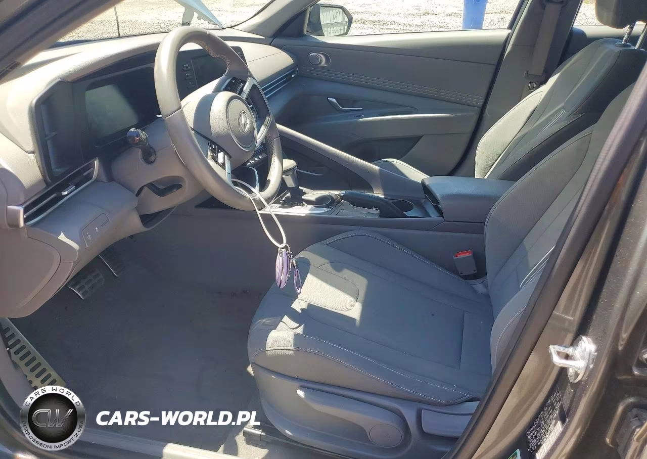 2025 Hyundai Elantra Sel Sport VIN:KMHLM4DG4SU949395 - 7