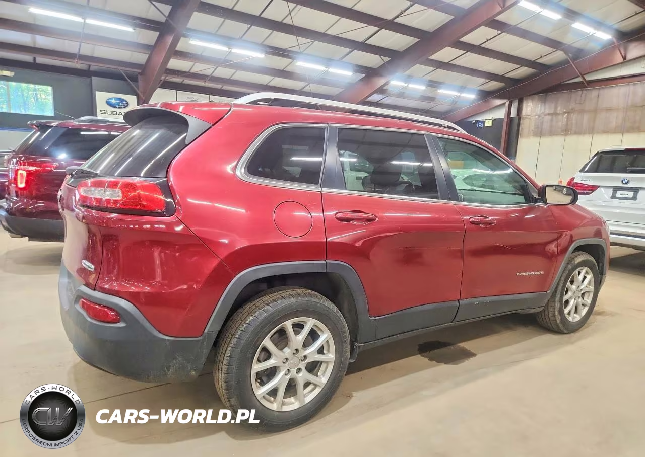 2015 Jeep Cherokee Latitude VIN:1C4PJMCB3FW697315 - 3