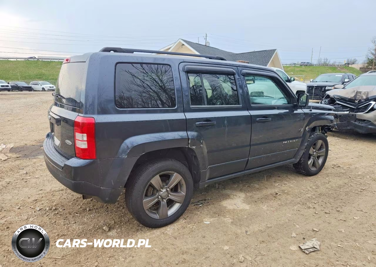 2015 Jeep Patriot Latitude VIN:1C4NJRFB7FD176125 - 3