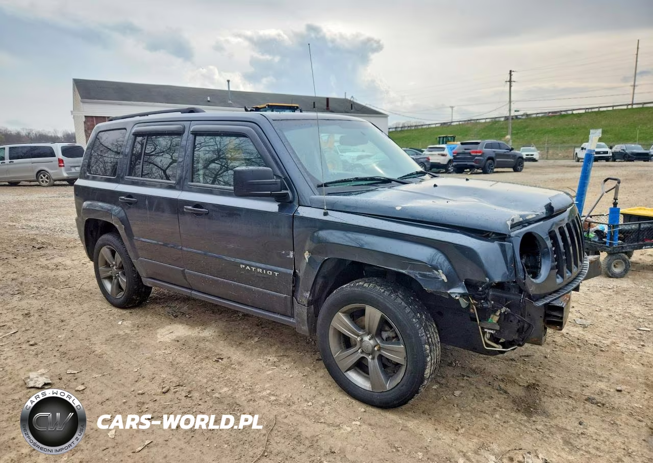 2015 Jeep Patriot Latitude VIN:1C4NJRFB7FD176125 - 4