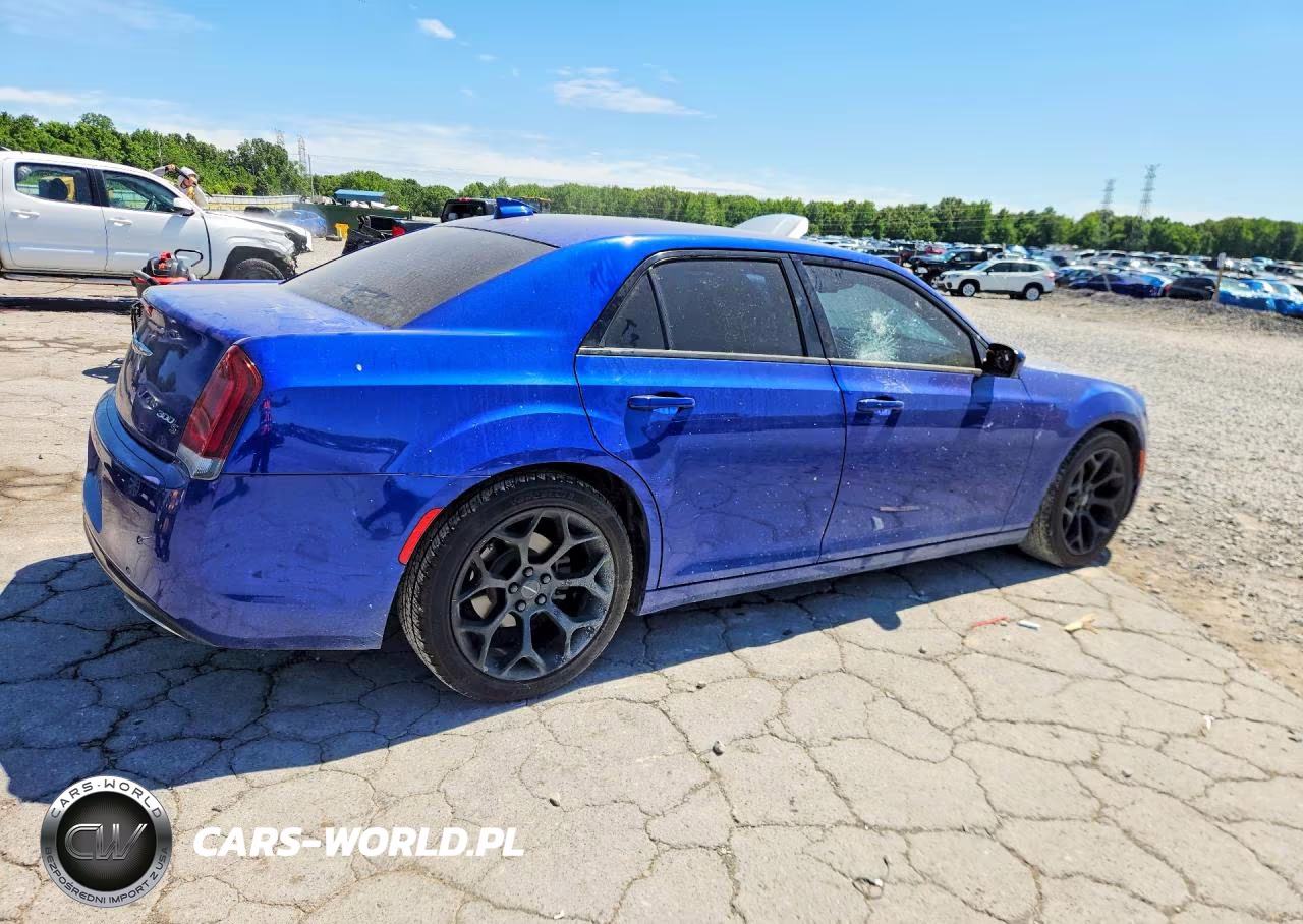 2019 Chrysler 300 S VIN:2C3CCABG3KH515419 - 3