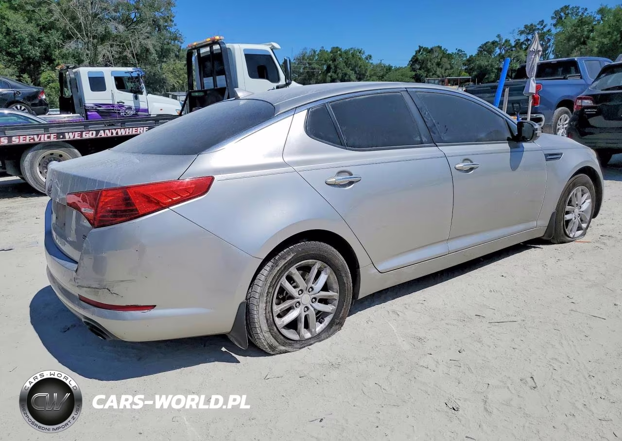 2013 Kia Optima Lx VIN:5XXGM4A74DG237729 - 3