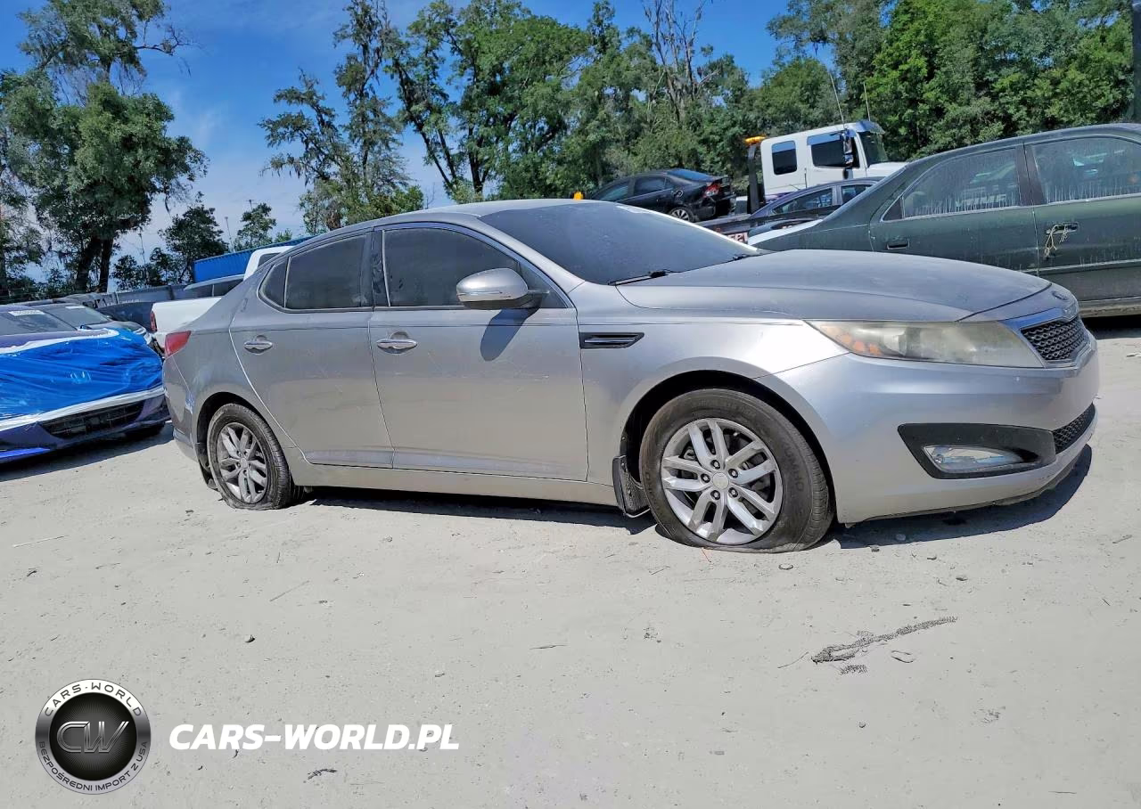 2013 Kia Optima Lx VIN:5XXGM4A74DG237729 - 4