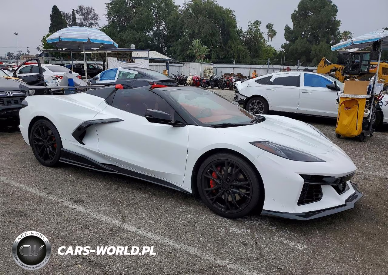 2024 Chevrolet Corvette Stingray 3Lt VIN:1G1YC3D45R5116084 - 4