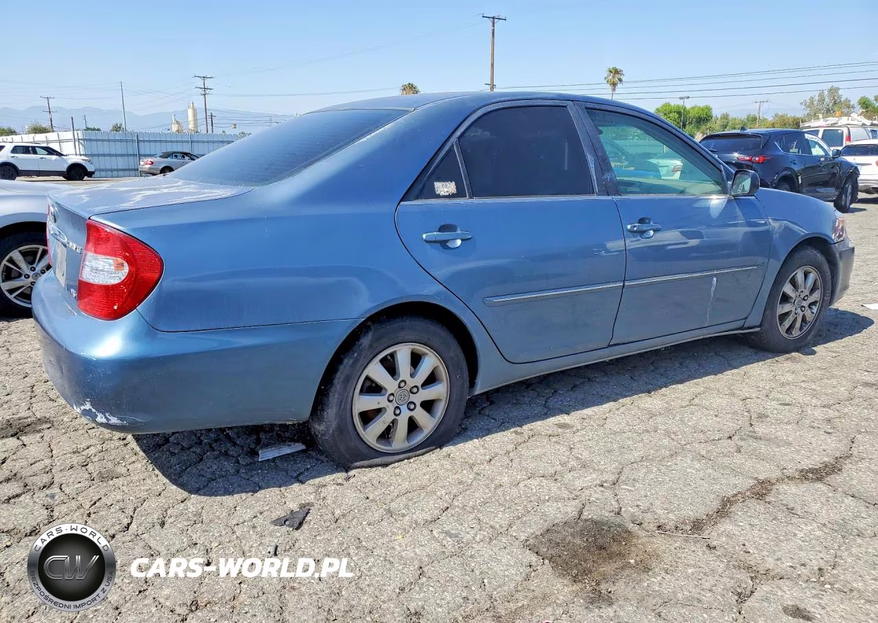 2004 Toyota Camry Xle V6 VIN:JTDBF32K140152981 - 3