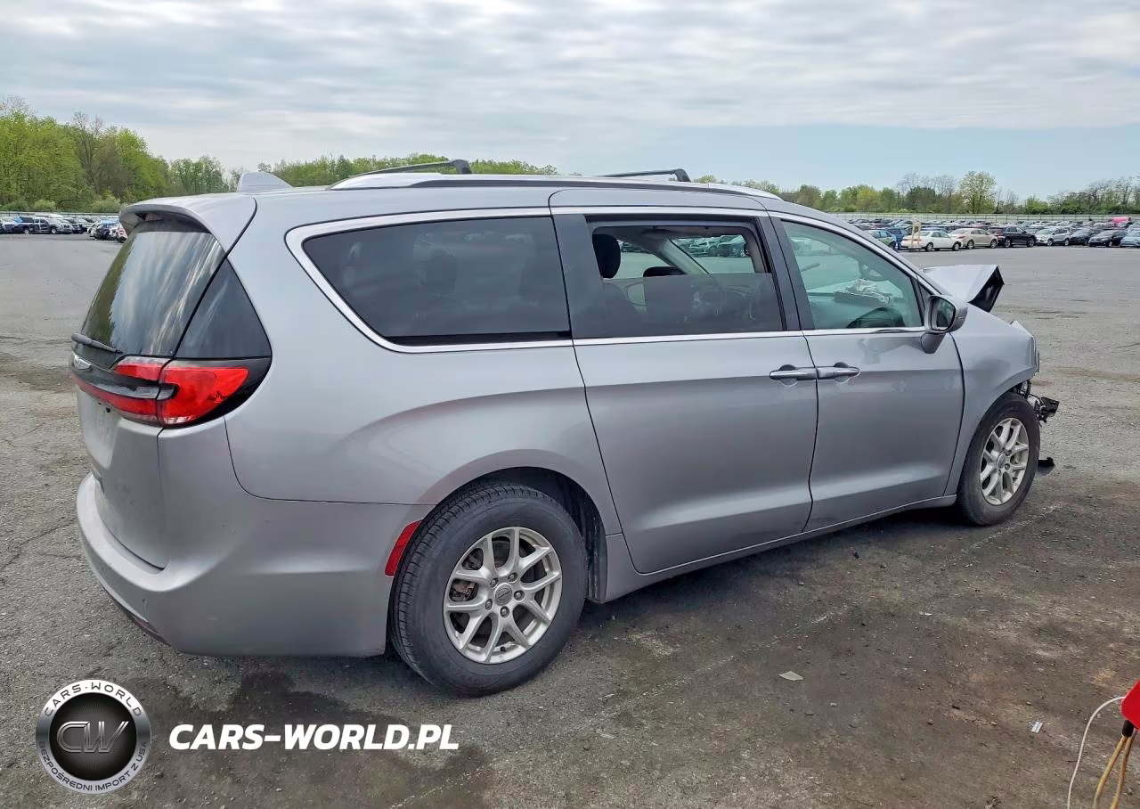 2021 Chrysler Pacifica Touring L VIN:2C4RC1BG1MR527829 - 3