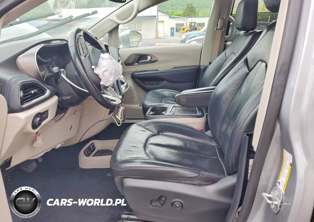 2021 Chrysler Pacifica Touring L VIN:2C4RC1BG1MR527829 - 7