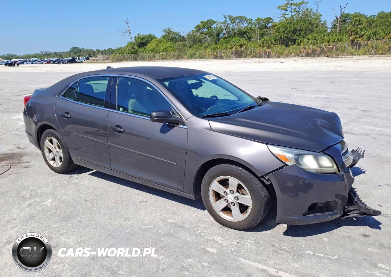 2013 Chevrolet Malibu Ls VIN:1G11B5SA9DF236689 - 4