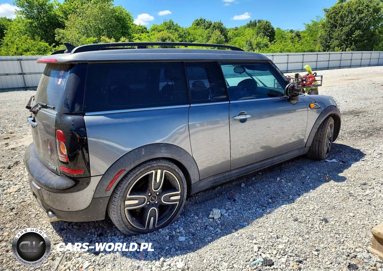 2010 Mini Cooper Clubman VIN:WMWML3C57ATX38960 - 3