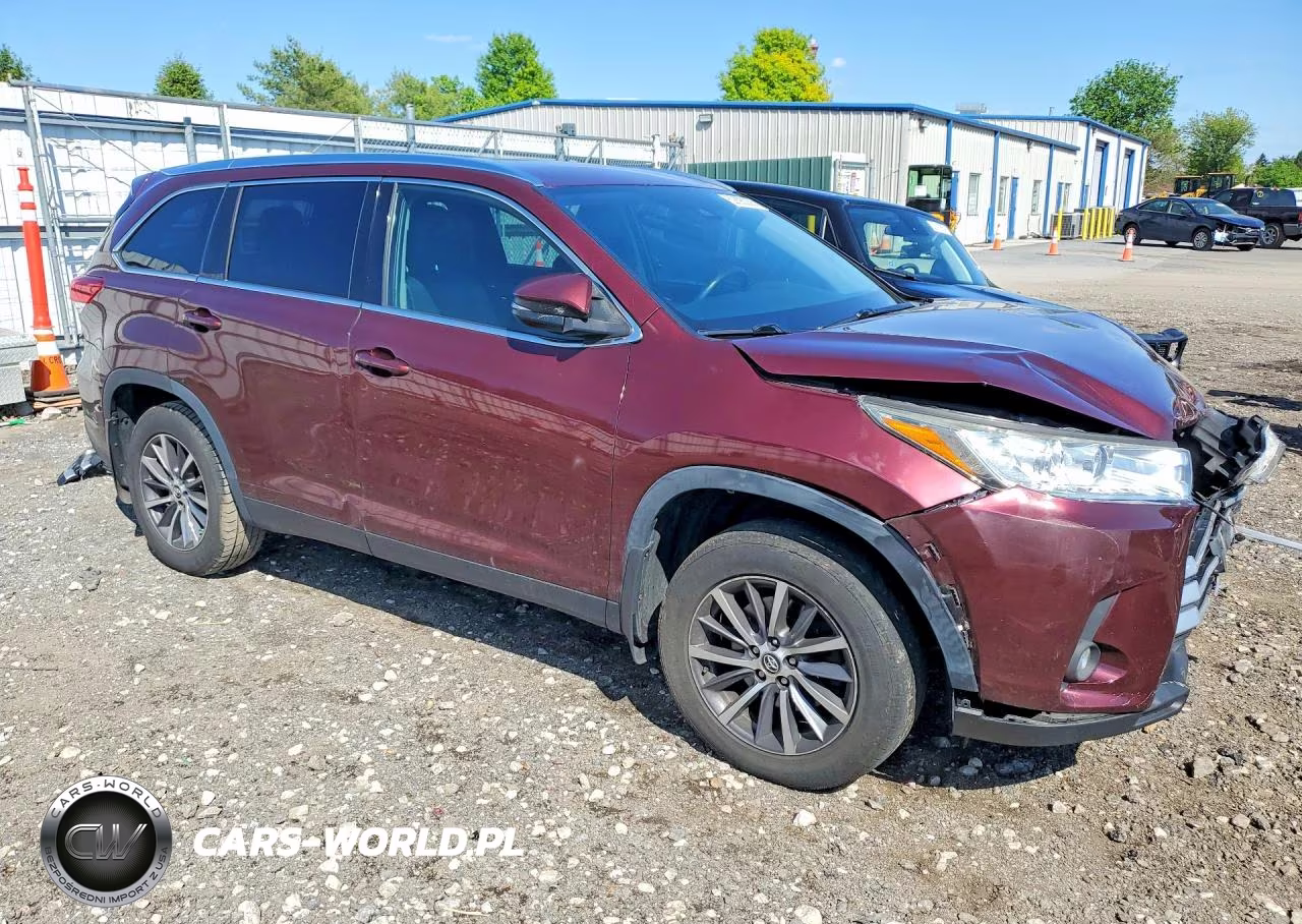 2019 Toyota Highlander Xle VIN:5TDJZRFH7KS721766 - 4