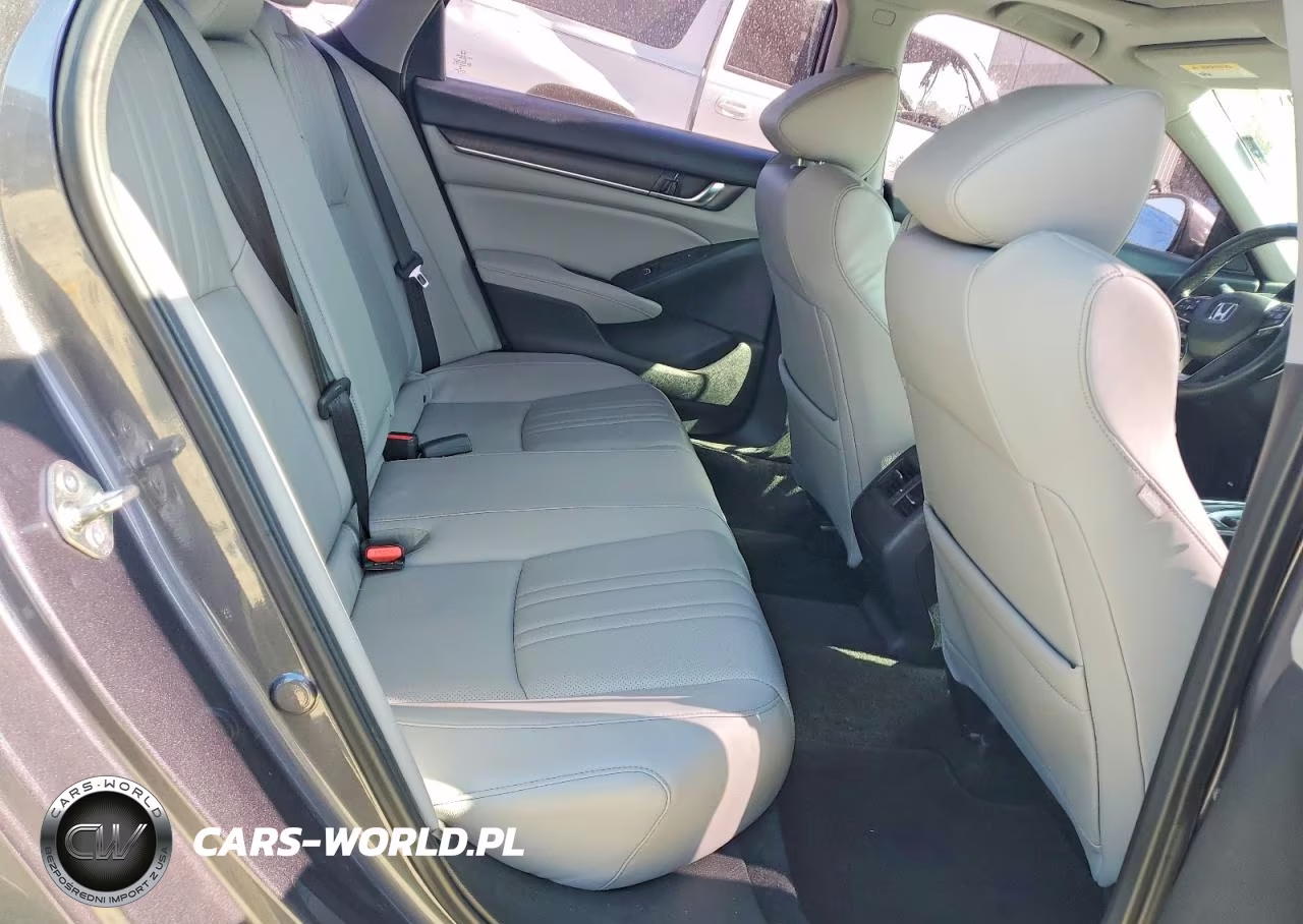 2018 Honda Accord Touring VIN:1HGCV1F98JA100239 - 10