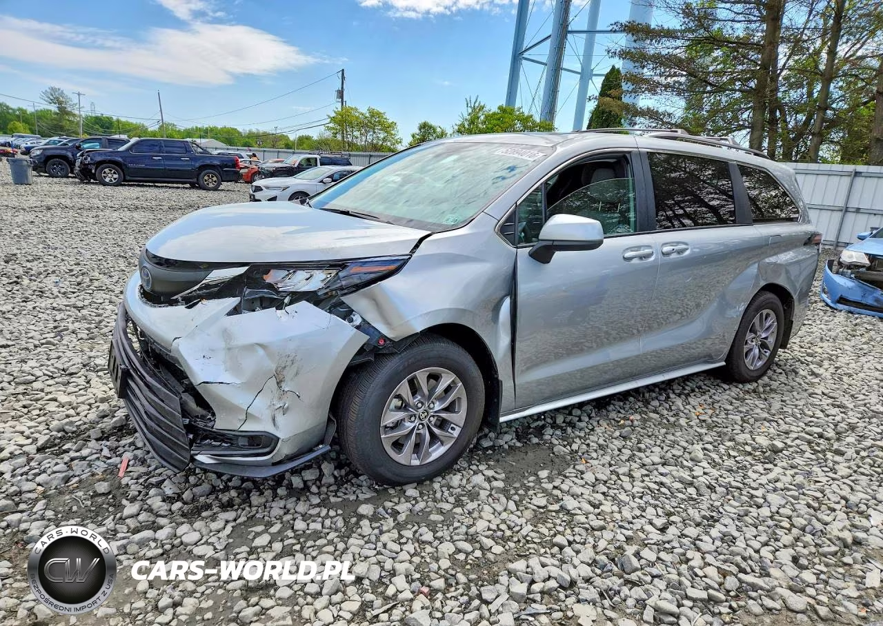 2025 Toyota Sienna Le – zdjęcie 1 z 13