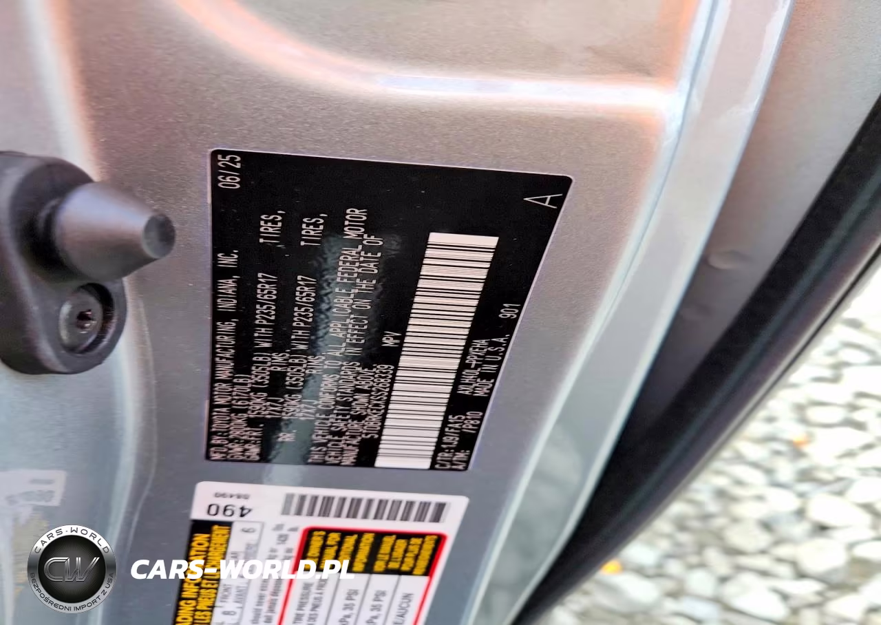 2025 Toyota Sienna Le VIN:5TDBRKECXSS268339 - 13