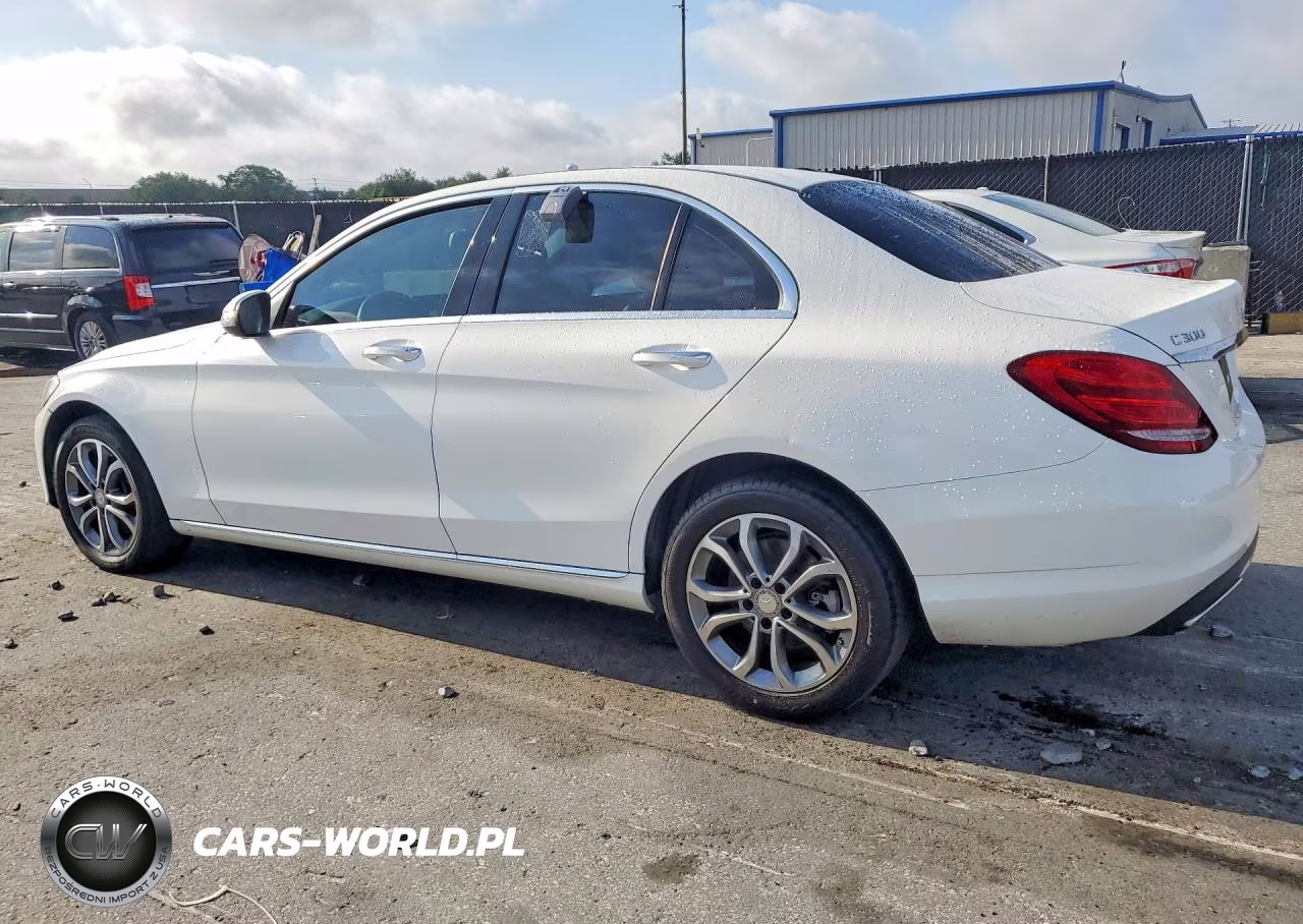 2015 Mercedes-Benz C 300 4Matic VIN:55SWF4KB1FU013881 - 2