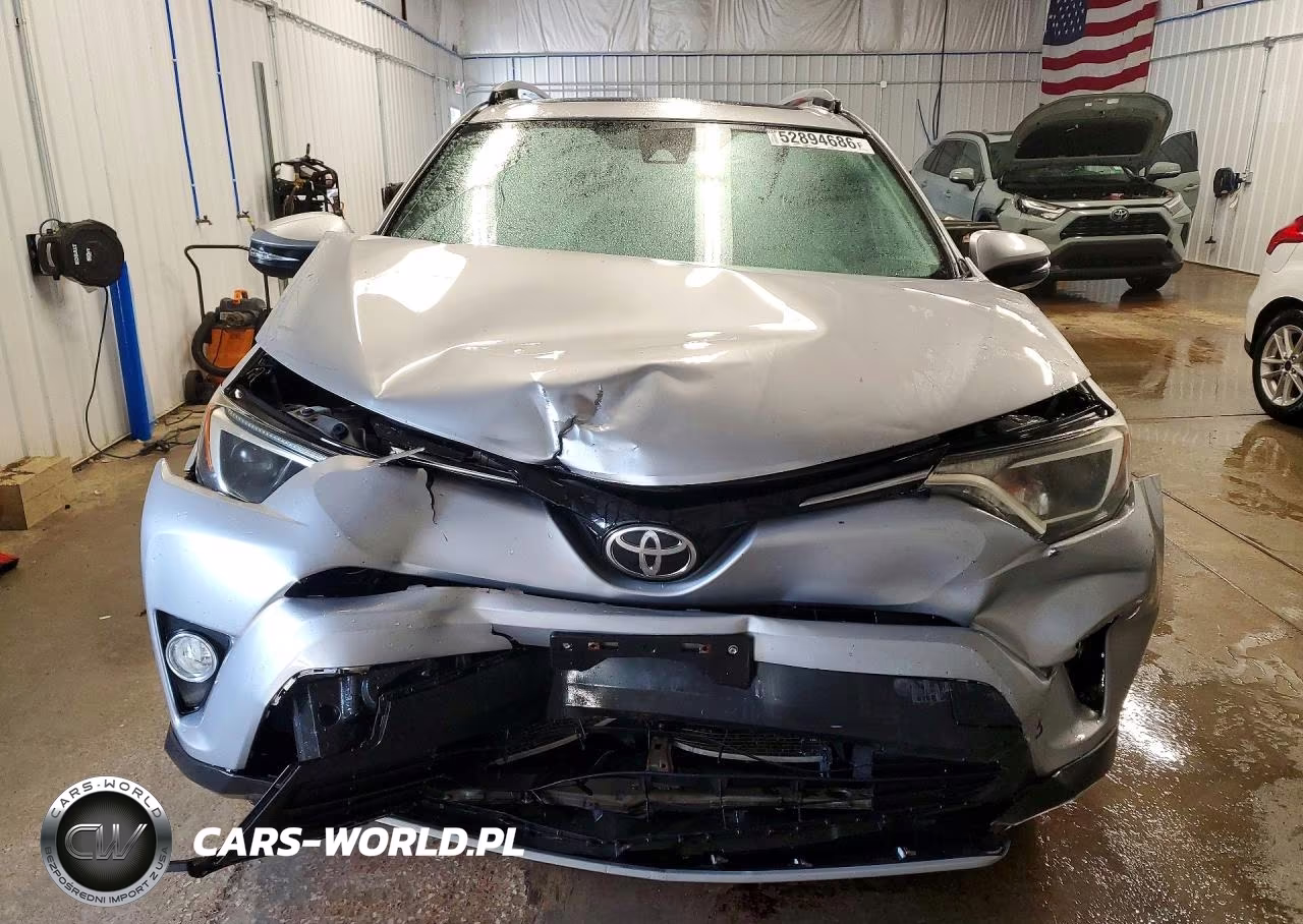 2017 Toyota Rav4 Xle VIN:2T3RFREV8HW646327 - 5