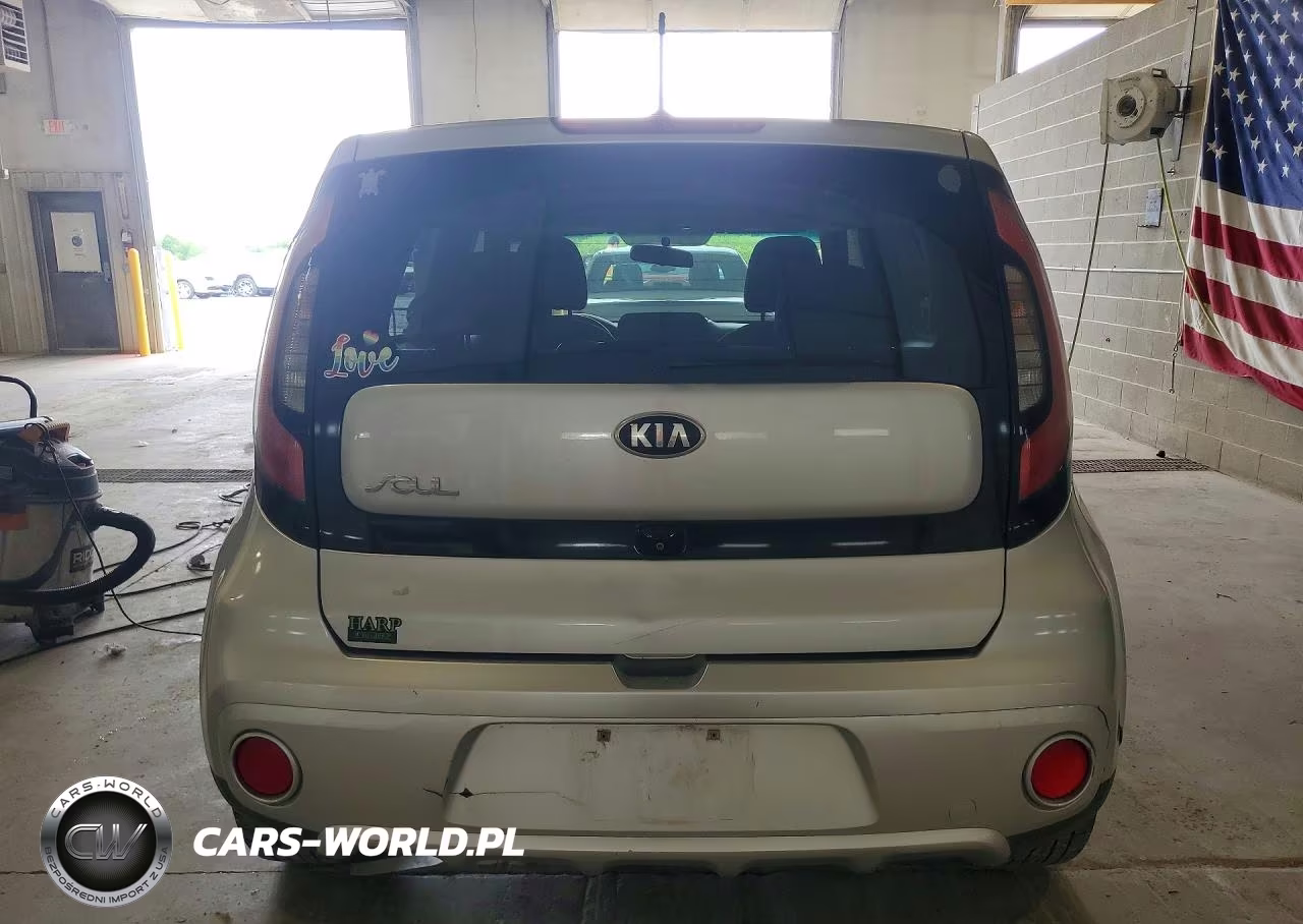 2018 Kia Soul + VIN:KNDJP3A59J7585939 - 6
