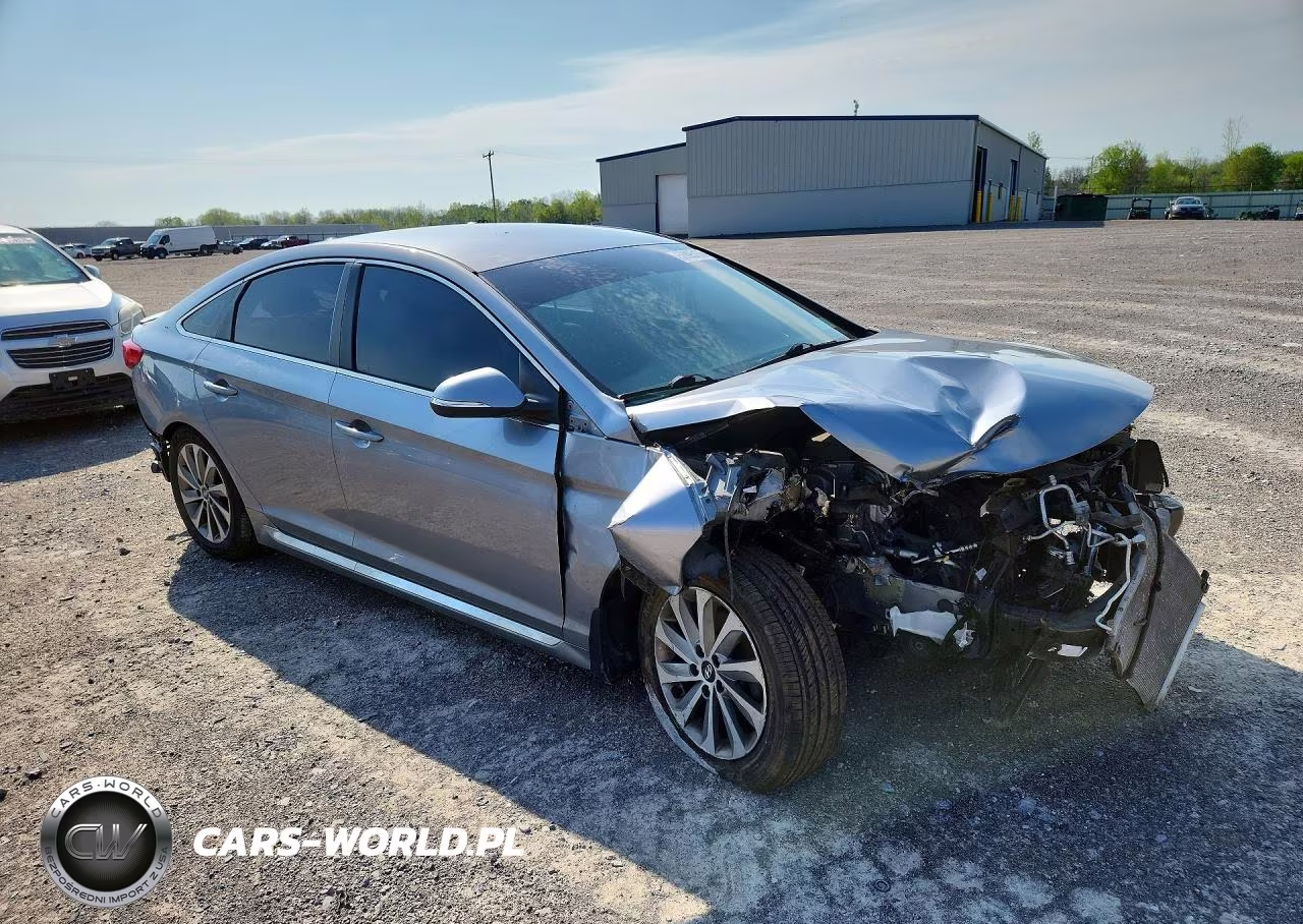 2016 Hyundai Sonata Sport VIN:5NPE34AF0GH410687 - 4