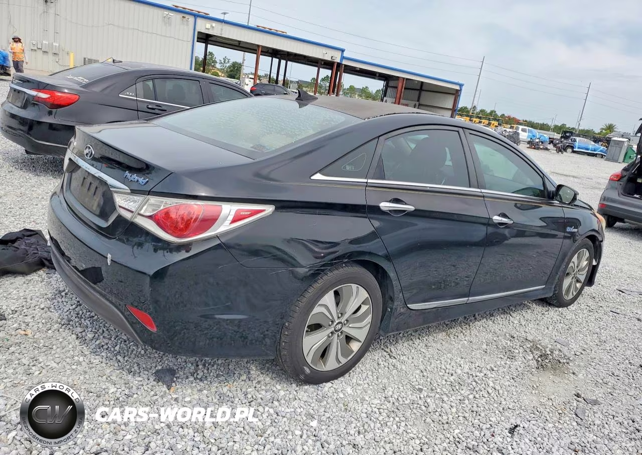 2013 Hyundai Sonata Hybrid VIN:KMHEC4A44DA084129 - 3