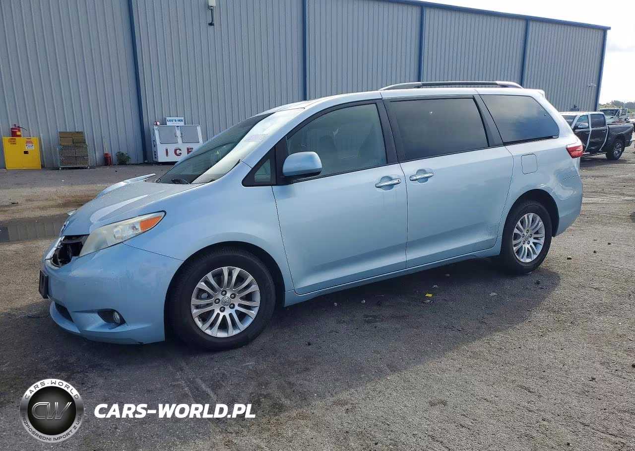 2015 Toyota Sienna Xle 8-Passenger – zdjęcie 1 z 14