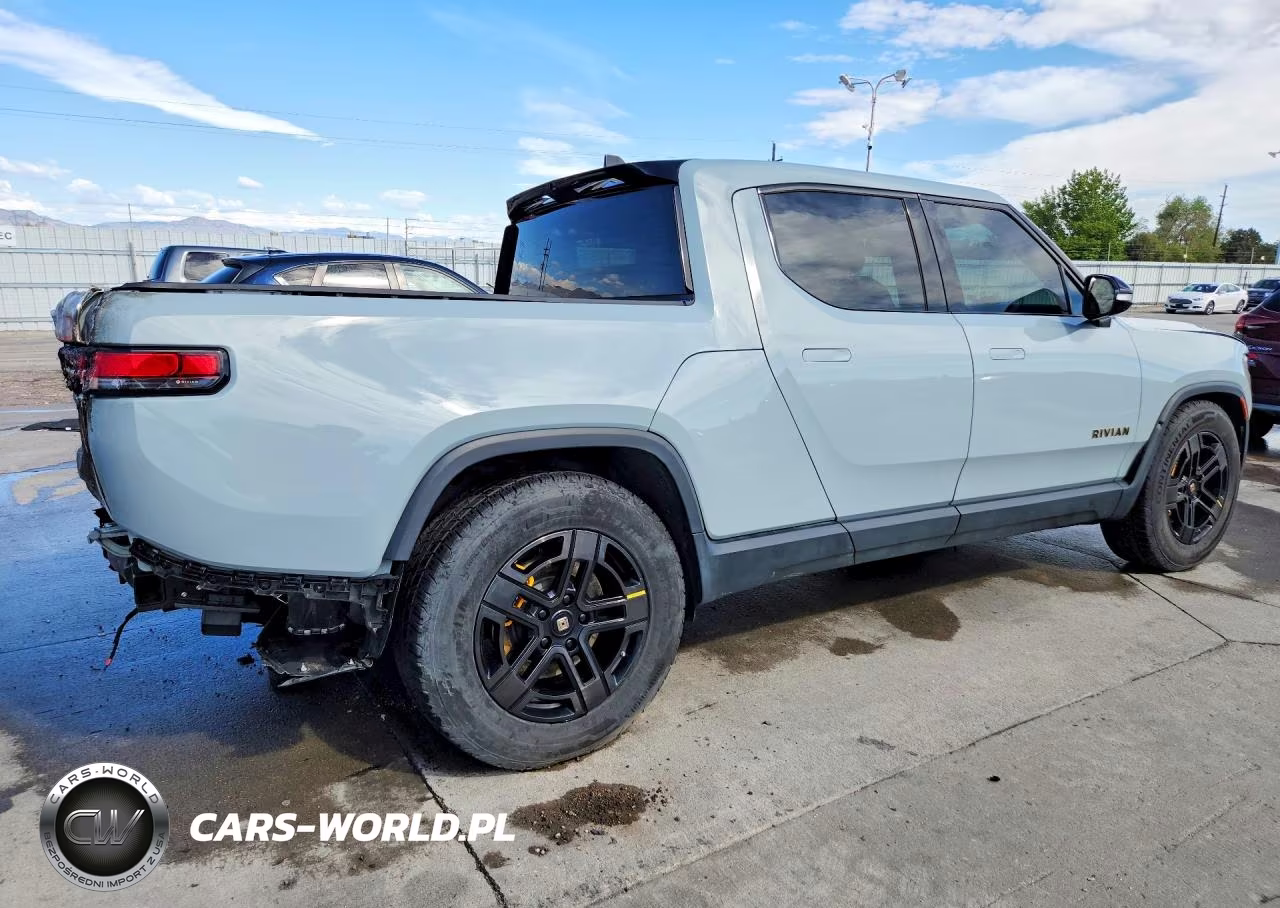 2022 Rivian R1T Adventure VIN:7FCTGAAA9NN005675 - 3