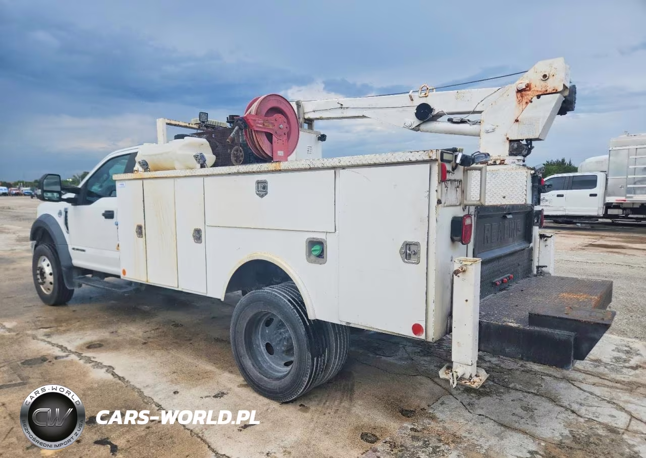 2017 Ford F550 Super Duty VIN:1FDUF5HT5HEE65217 - 3