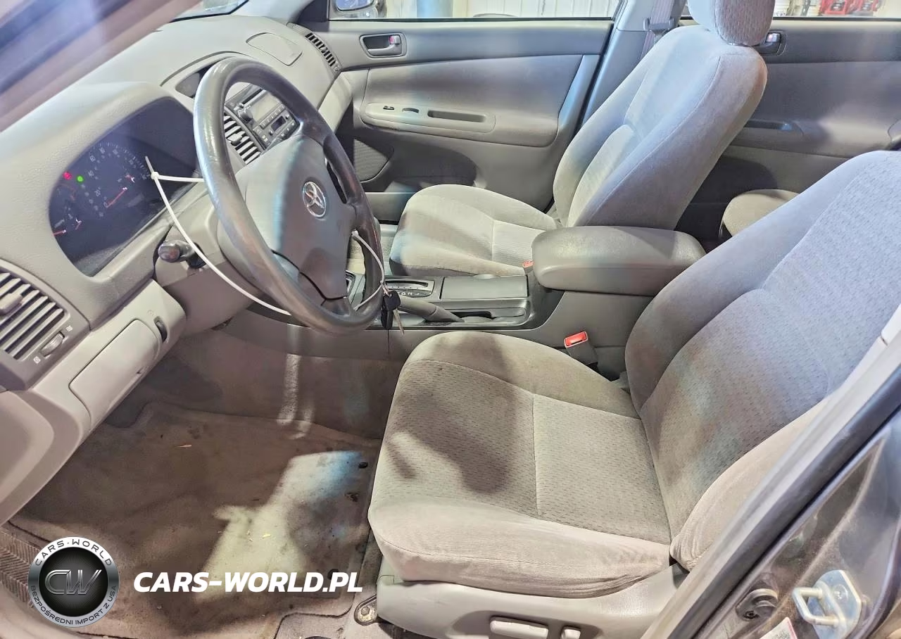 2002 Toyota Camry Le VIN:JTDBE32K820054305 - 7