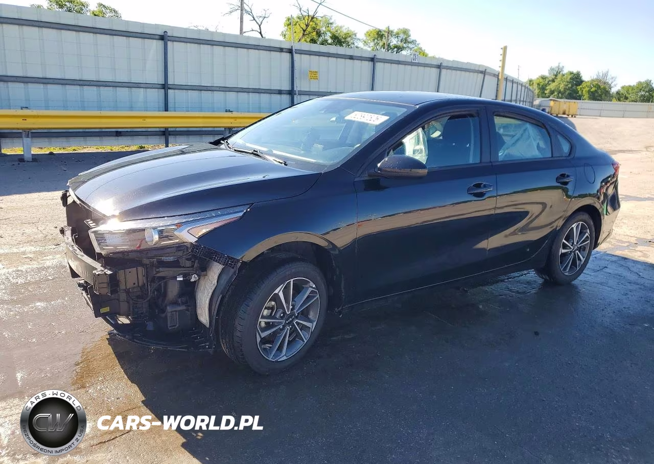 2023 Kia Forte Lxs – zdjęcie 1 z 13