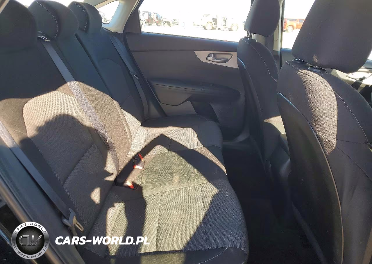 2023 Kia Forte Lxs VIN:3KPF24AD8PE623249 - 10