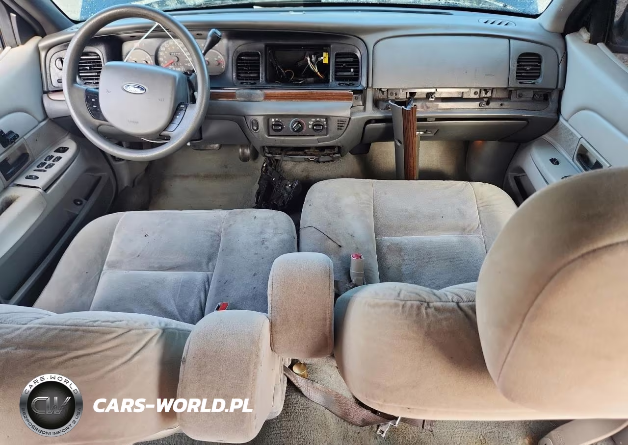 2005 Ford Crown Victoria VIN:2FAFP73W65X130913 - 8