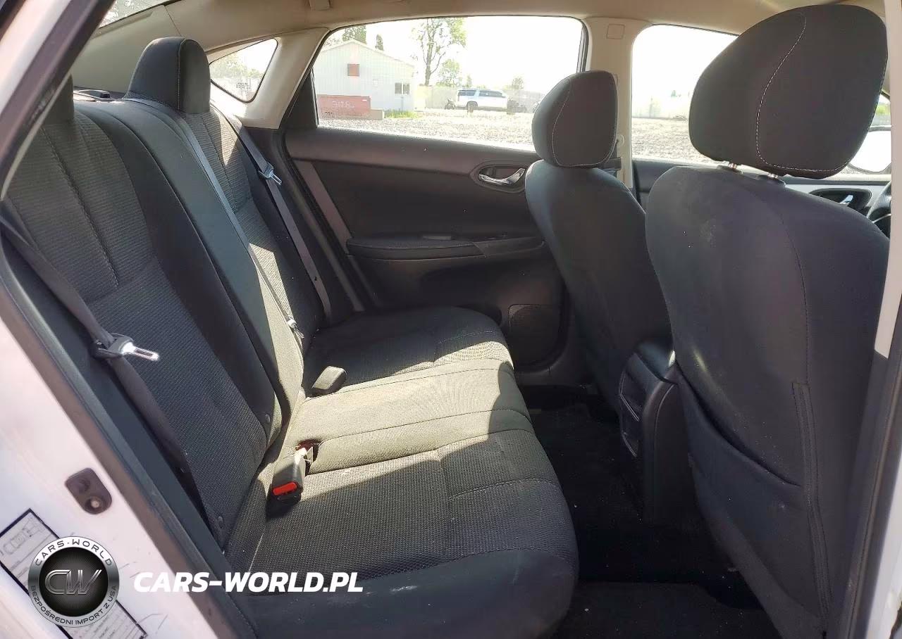 2018 Nissan Sentra S VIN:3N1AB7AP3JY285080 - 10