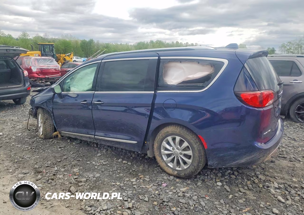 2019 Chrysler Pacifica Touring L VIN:2C4RC1BG1KR548869 - 2