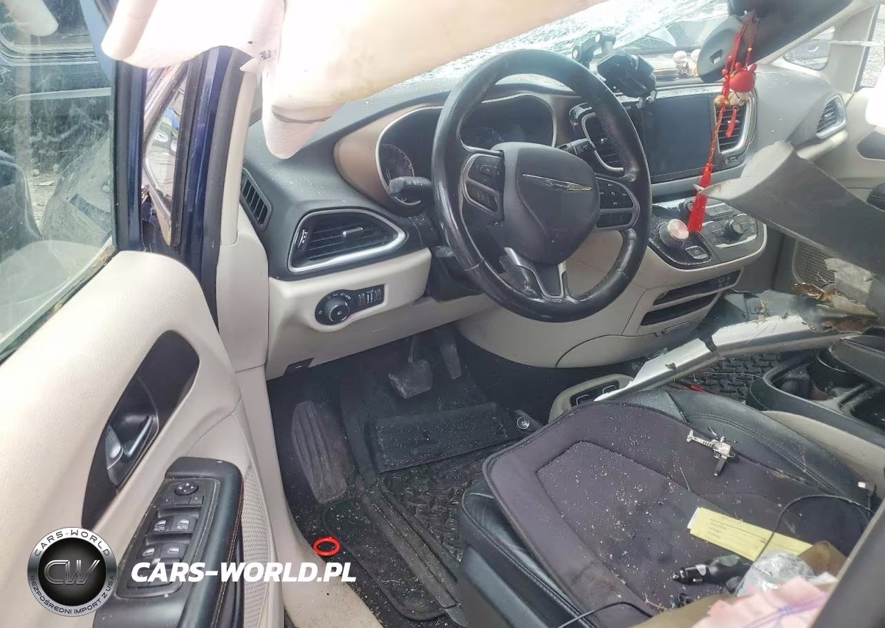 2019 Chrysler Pacifica Touring L VIN:2C4RC1BG1KR548869 - 8