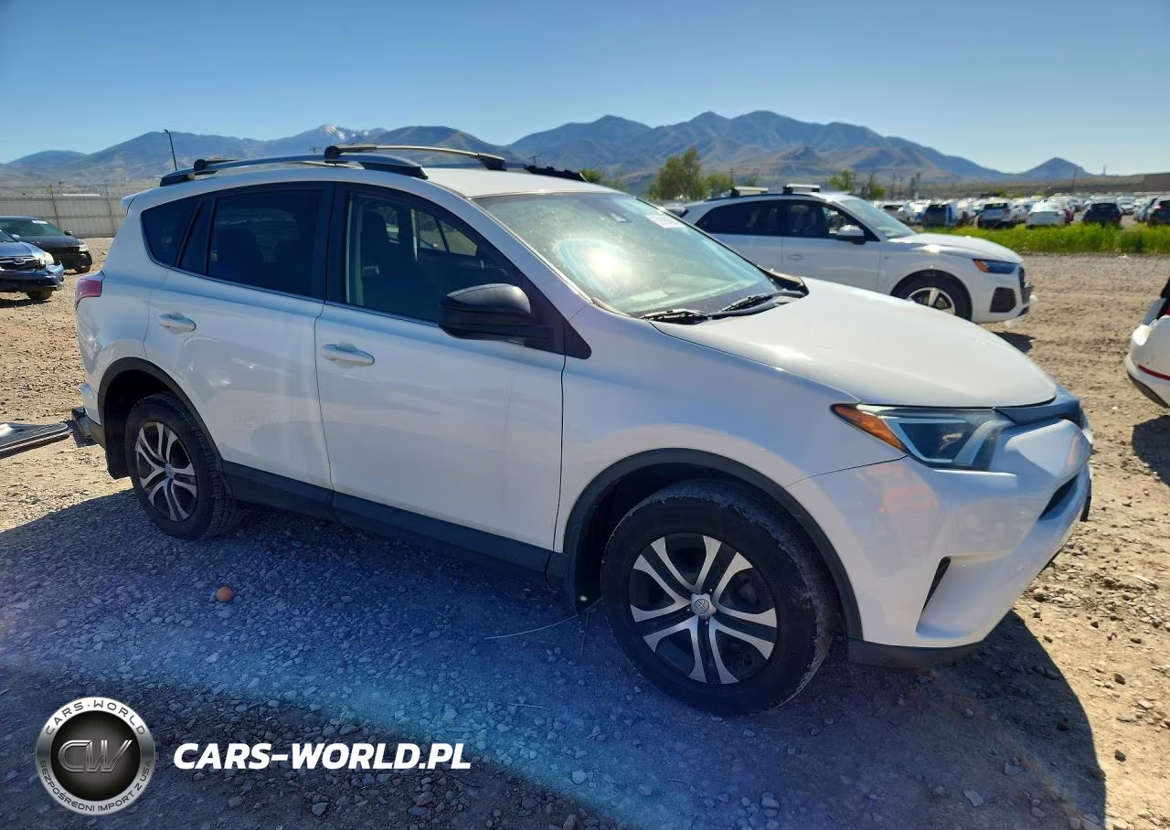 2018 Toyota Rav4 Le VIN:JTMZFREV5JJ160191 - 4