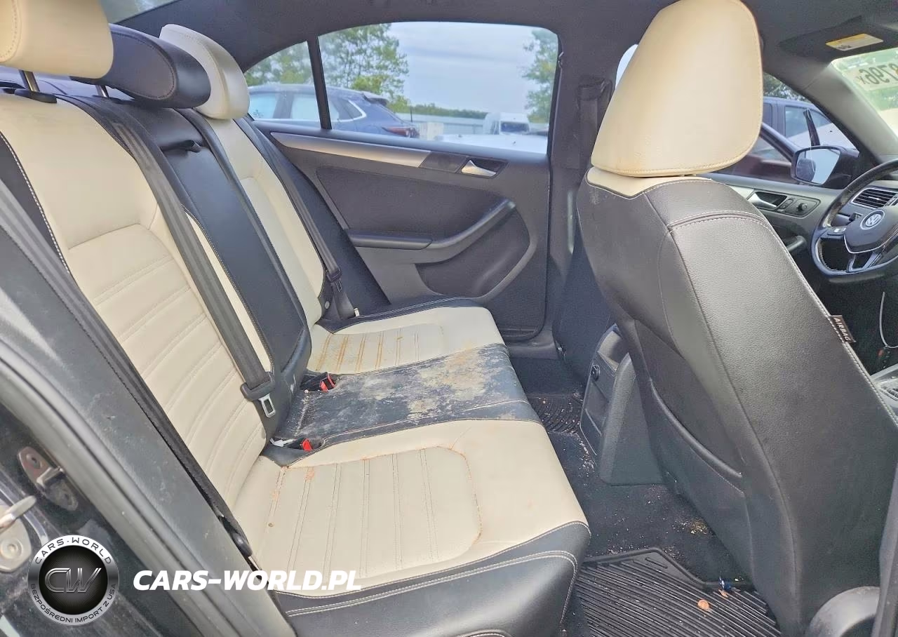 2016 Volkswagen Jetta Sport VIN:3VWD17AJ7GM237250 - 10