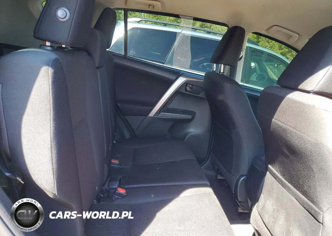 2018 Toyota Rav4 Le VIN:JTMBFREV6JJ215779 - 11