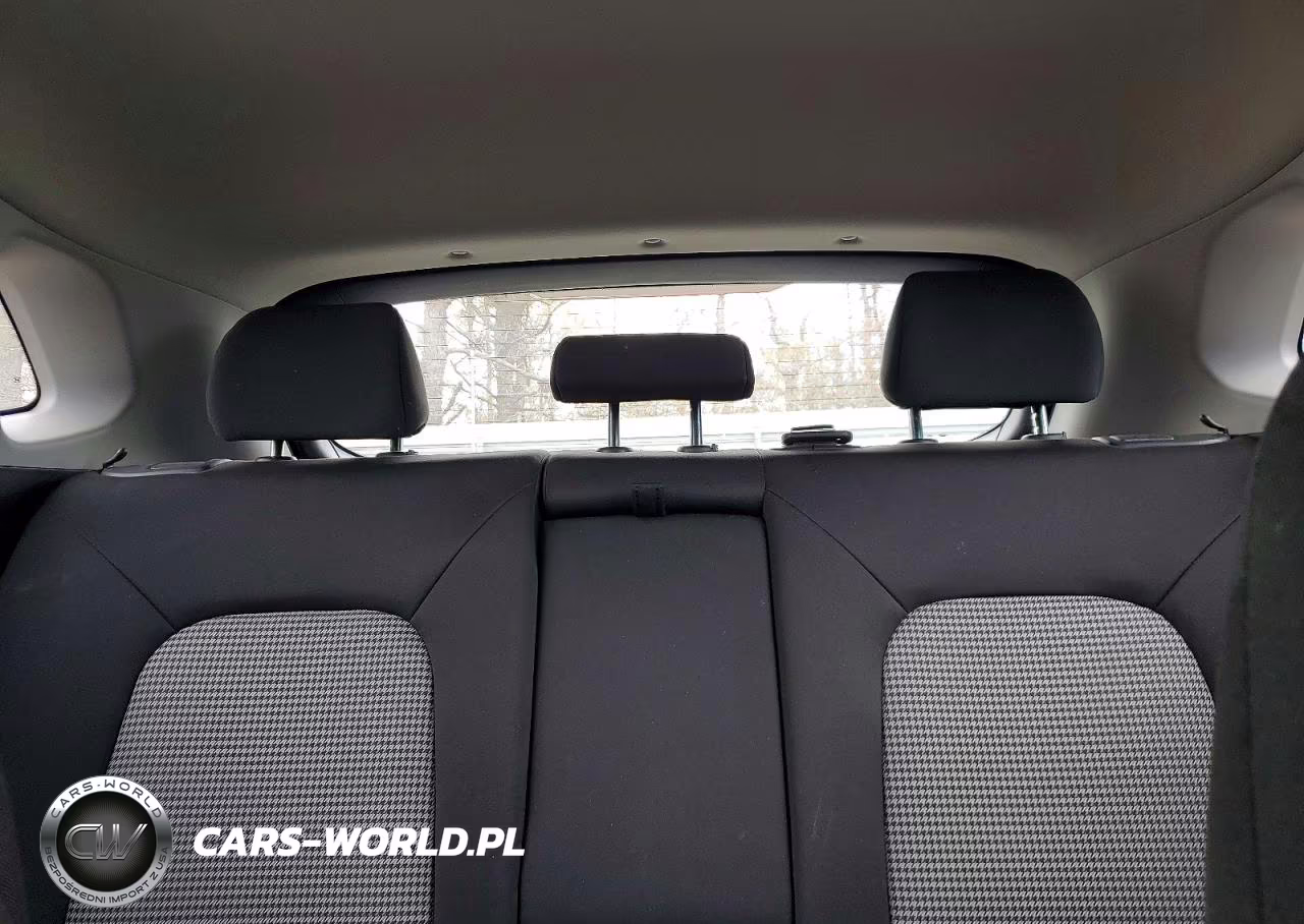 2021 Hyundai Kona Se VIN:KM8K1CAA6MU646233 - 10