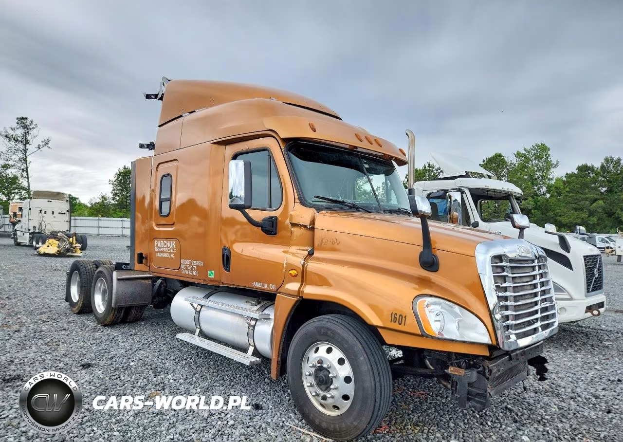 2016 Freightliner Cascadia Semi Truck
