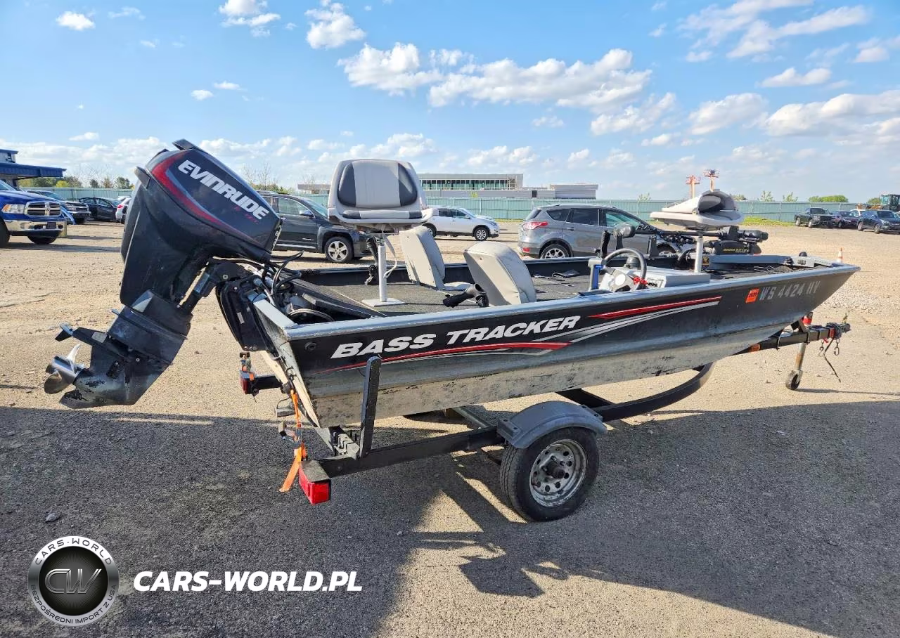 2011 Tracker Boat VIN:BUJ01918F011 - 4
