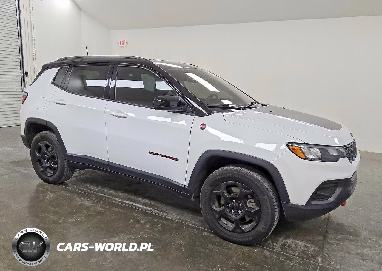 2024 Jeep Compass Trailhawk VIN:3C4NJDDN1RT582562 - 4