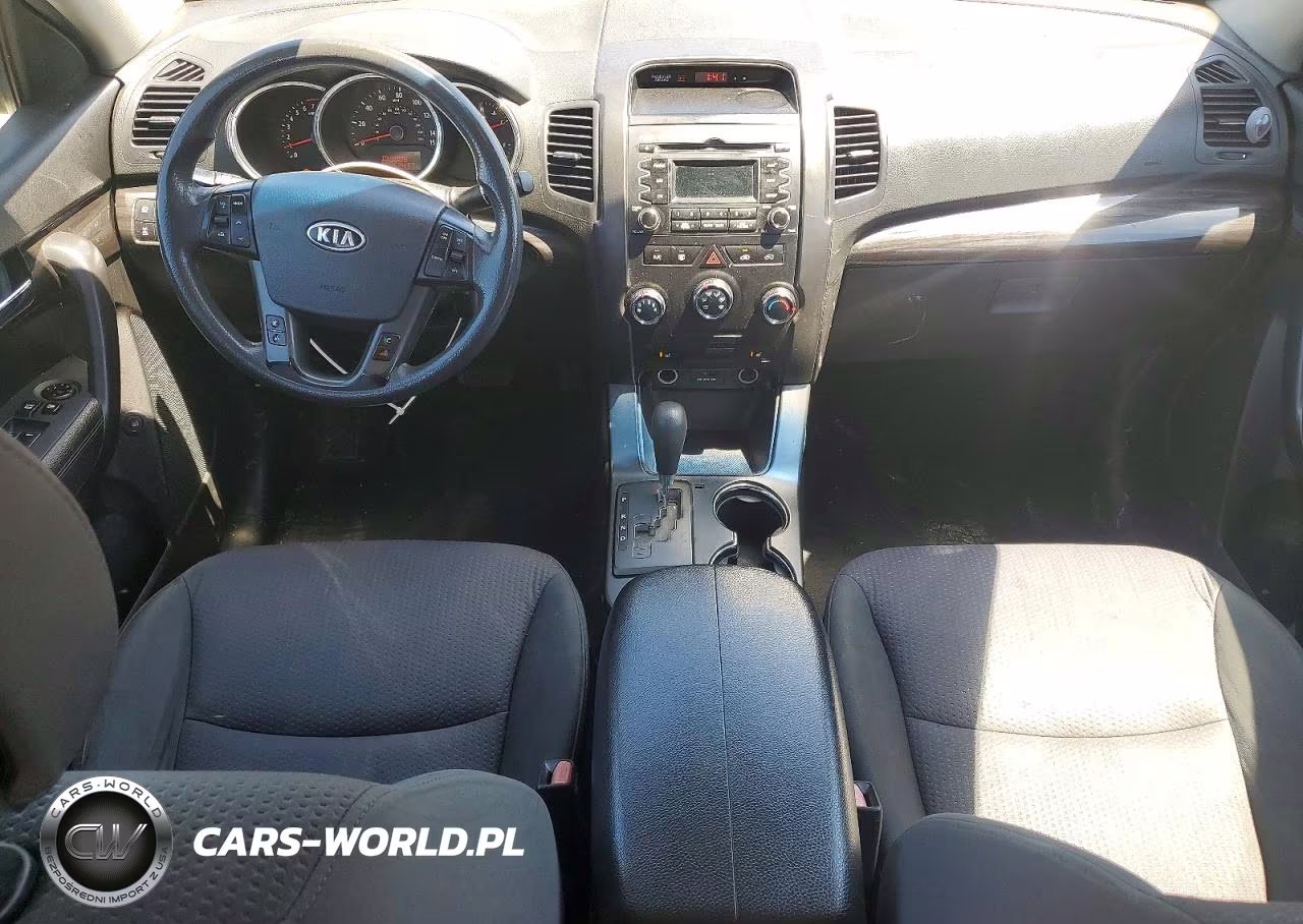 2011 Kia Sorento Lx VIN:5XYKTDA15BG186405 - 8
