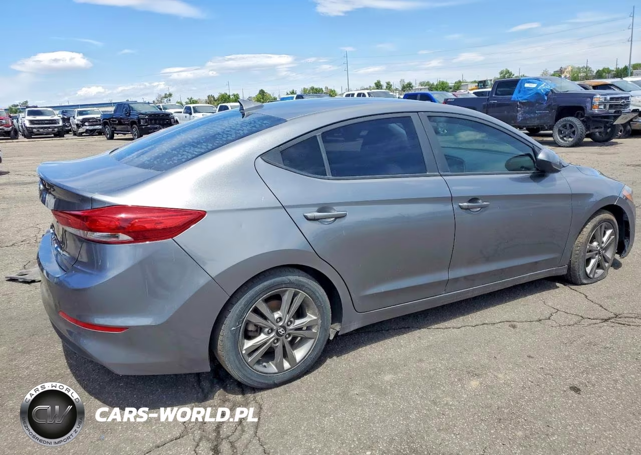 2018 Hyundai Elantra Sel VIN:5NPD84LF0JH245662 - 3