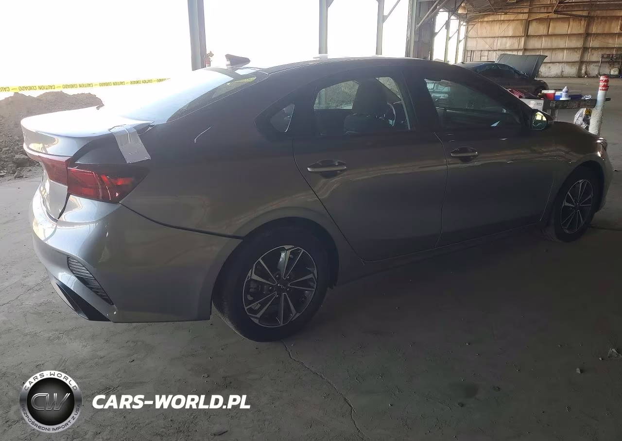 2024 Kia Forte Lxs VIN:3KPF24AD4RE723352 - 3
