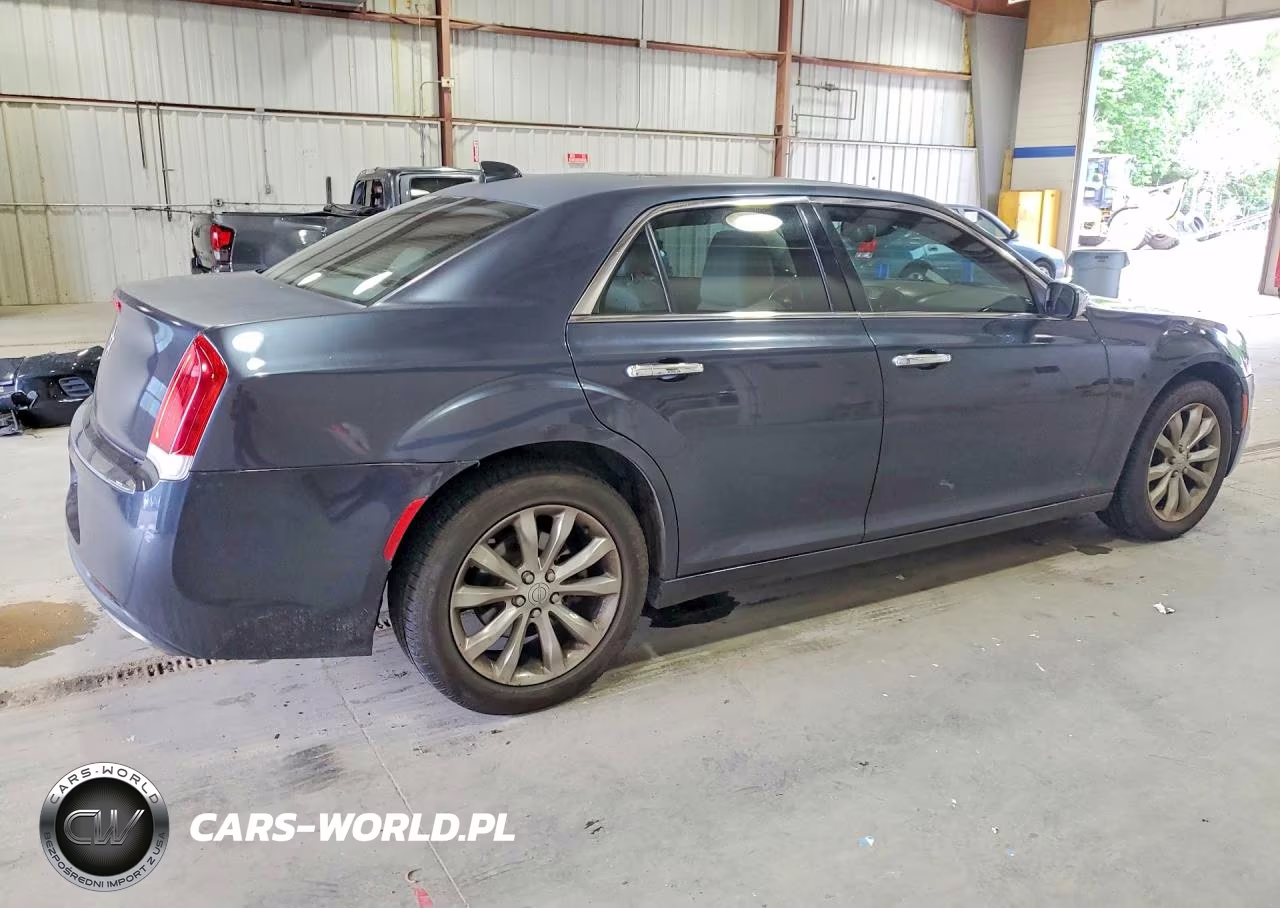 2016 Chrysler 300C VIN:2C3CCAKGXGH170817 - 3