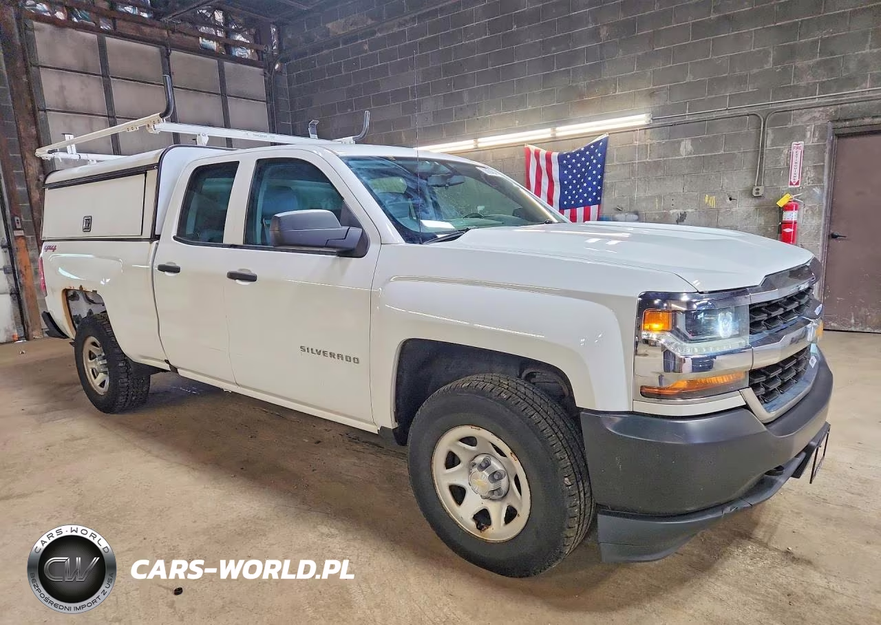2018 Chevrolet Silverado K1500 VIN:1GCVKNEH1JZ217758 - 4