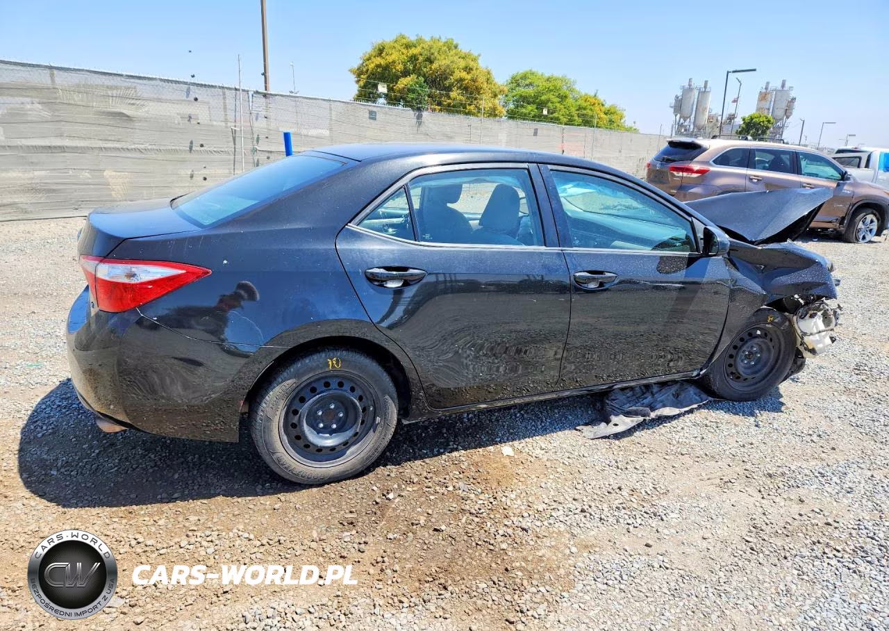 2016 Toyota Corolla Le VIN:5YFBURHE6GP523766 - 3