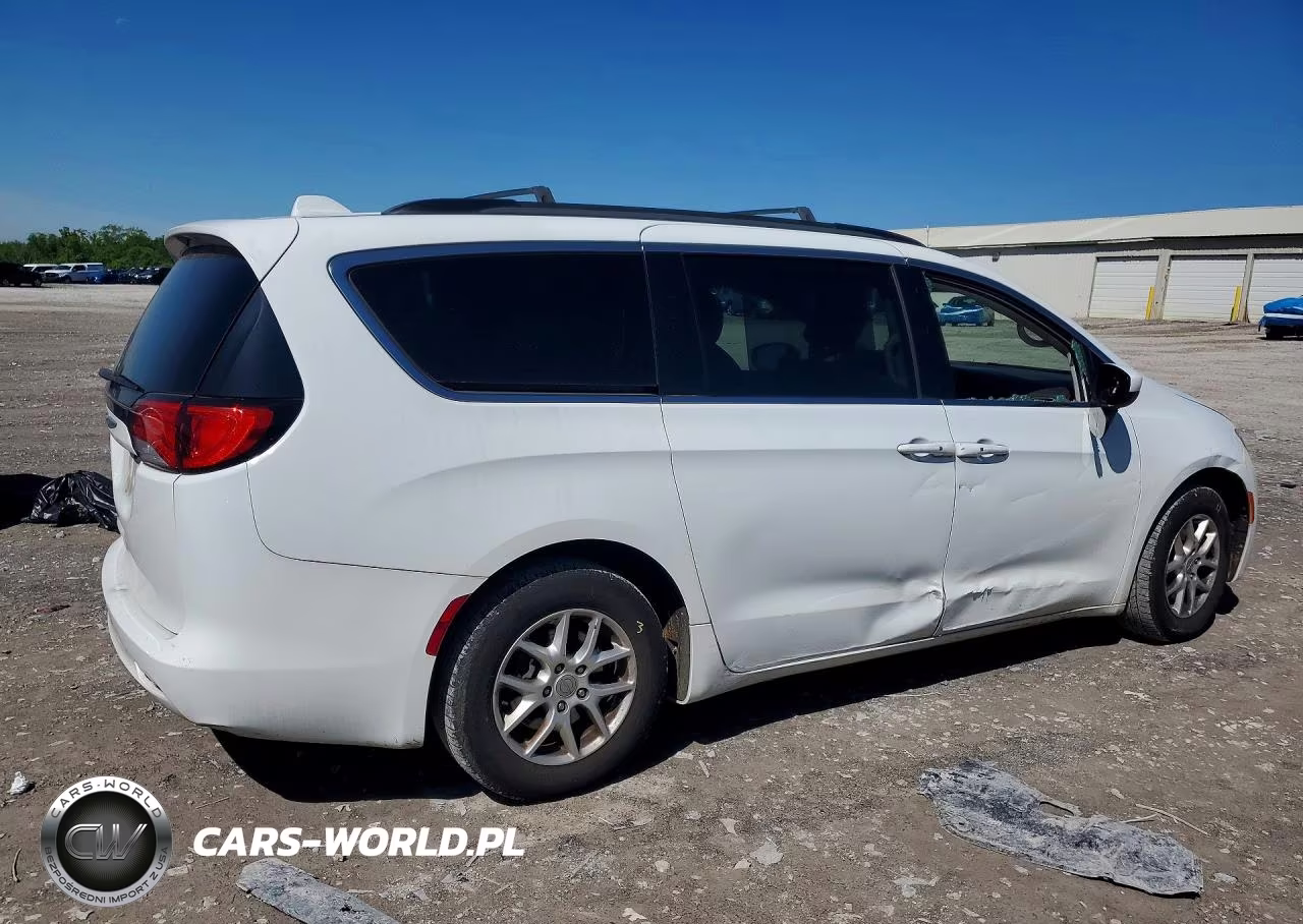 2020 Chrysler Voyager Lxi VIN:2C4RC1DG2LR156823 - 3