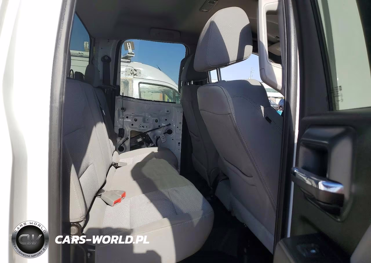 2019 Chevrolet Silverado C2500 Heavy Duty VIN:2GB2CREG5K1230848 - 10