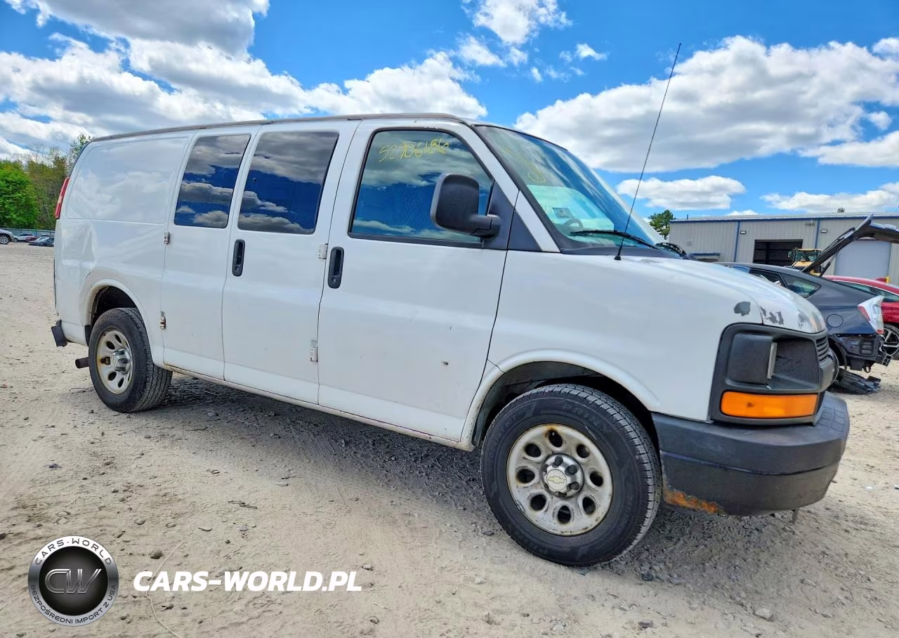 2010 Chevrolet Express G1500 VIN:1GCUGADX3A1163862 - 4